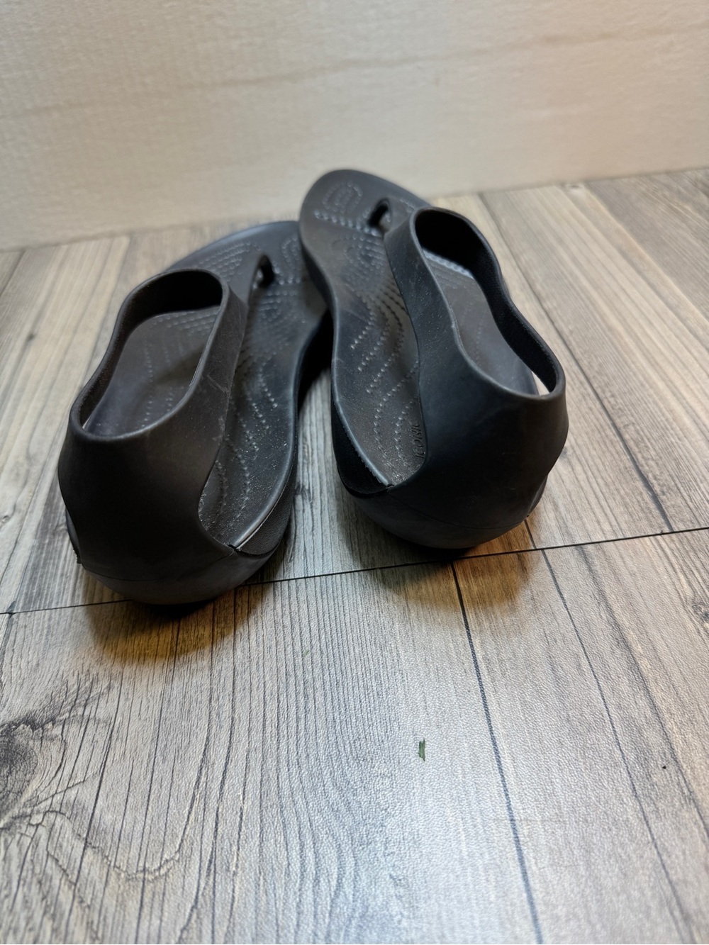Crocs Serena Sexi Women’s Size US 8 Black Thong Slingback Flip Flop Sandal Rare - Picture 4 of 8